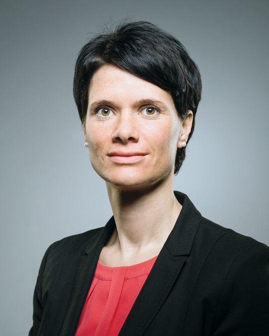Zum 1. Juli 2018 beginnt Stefanie Spanagel als Geschäftsführerin bei EBM-Papst Landshut GmbH. Zum 1. Juli 2018 beginnt Stefanie Spanagel als Geschäftsführerin bei EBM-Papst Landshut GmbH.