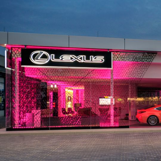 Das Lexus-Forum Osnabrück hat sich als erster deutscher Lexus-Partner den Kiwami-Award gesichert. Das Lexus-Forum Osnabrück hat sich als erster deutscher Lexus-Partner den Kiwami-Award gesichert.