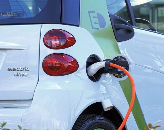 Die stärksten elektromagnetischen Felder treten auf, wenn Nutzer ihre Elektroautos aufladen. Die stärksten elektromagnetischen Felder treten auf, wenn Nutzer ihre Elektroautos aufladen.