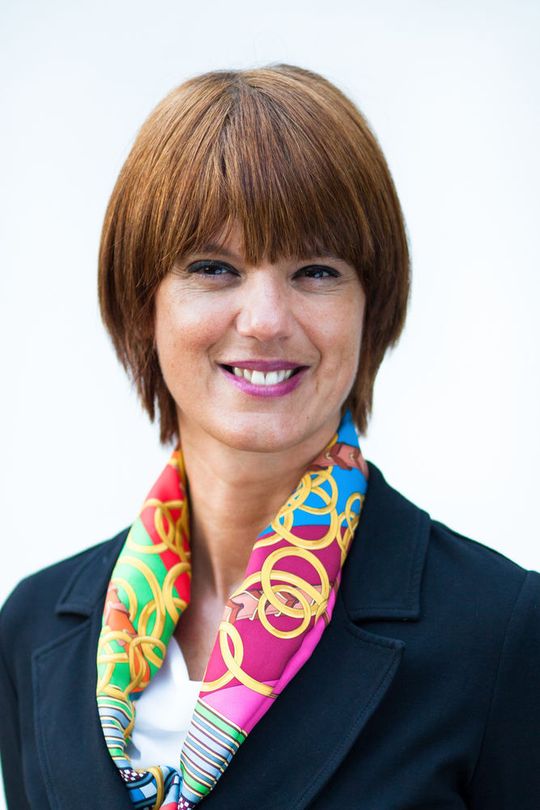 Lara Cortinovis, Global Product Group Manager Power Protection bei ABB: „Bei USV-Systemen und Stromversorgungslösungen ist ABB schon lange ein zuverlässiger Partner für Rittal. Diese vertrauensvolle Zusammenarbeit ließ uns den Ausbau der bestehenden Partnerschaft und die Ausweitung auf internationaler Ebene vereinbaren.“