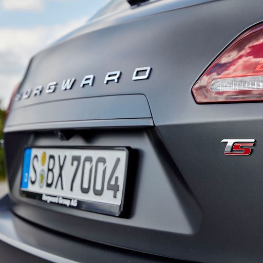Borgward hat den BX7 der Presse vorgestellt. Das SUV ist hochwertig ausgestattet, doch ein paar Lücken in der Ausstattungsliste gibt es noch. Borgward hat den BX7 der Presse vorgestellt. Das SUV ist hochwertig ausgestattet, doch ein paar Lücken in der Ausstattungsliste gibt es noch.