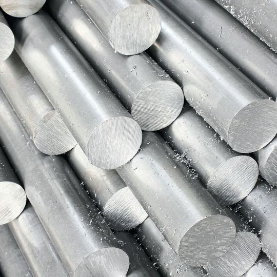 Stahlabnehmer bestellen in der Regel Fixmaße, das heißt individuelle Zuschnitte von Stahlprofilen und anderem Stangenmaterial. Die Händler stehen damit vor der Herausforderung, materialeffizient mit ihren Beständen zu arbeiten. Stahlabnehmer bestellen in der Regel Fixmaße, das heißt individuelle Zuschnitte von Stahlprofilen und anderem Stangenmaterial. Die Händler stehen damit vor der Herausforderung, materialeffizient mit ihren Beständen zu arbeiten.
