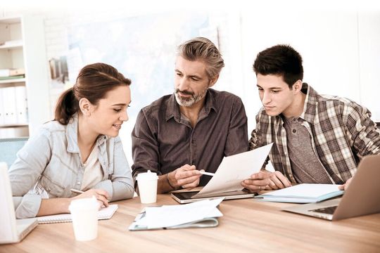 Il est devenu plus difficile de réussir sur le marché à long terme, c'est pourquoi la rapidité et la flexibilité sont très importantes pour presque toutes les industries. Il est devenu plus difficile de réussir sur le marché à long terme, c'est pourquoi la rapidité et la flexibilité sont très importantes pour presque toutes les industries.