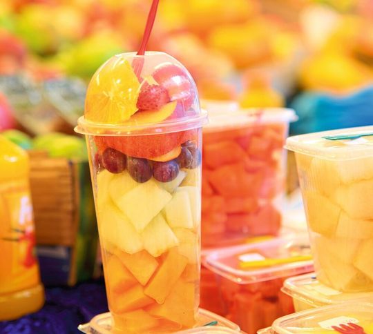 Experten warnen vor möglichen Belastungen von vorgeschnittenem Obst und Salaten durch Schimmelpilze oder Enterobakterien. Experten warnen vor möglichen Belastungen von vorgeschnittenem Obst und Salaten durch Schimmelpilze oder Enterobakterien.
