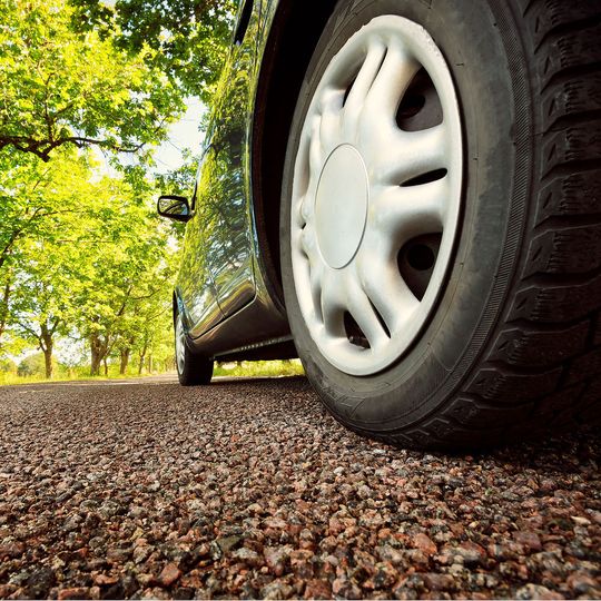 The Green Tires that are made with the help of Silica/Silane technology from Evonik save fuel, thanks to their low rolling resistance. The Green Tires that are made with the help of Silica/Silane technology from Evonik save fuel, thanks to their low rolling resistance.