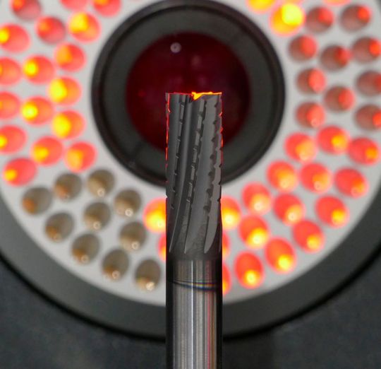 Hufschmied bietet als Experte für Zerspanungswerkzeuge mit dem Hexacut Eco-Fräser des Typs 068ECO einen bissigen Helfer an, mit dem Verbundwerkstoffe präzise bearbeitet werden können. Nicht zuletzt spare das Fräswerkzeug im Vergleich zu anderen System rund 40 % Kosten ein. So rechnet sich der Einsatz von CFK & Co. noch besser. Hufschmied bietet als Experte für Zerspanungswerkzeuge mit dem Hexacut Eco-Fräser des Typs 068ECO einen bissigen Helfer an, mit dem Verbundwerkstoffe präzise bearbeitet werden können. Nicht zuletzt spare das Fräswerkzeug im Vergleich zu anderen System rund 40 % Kosten ein. So rechnet sich der Einsatz von CFK & Co. noch besser.