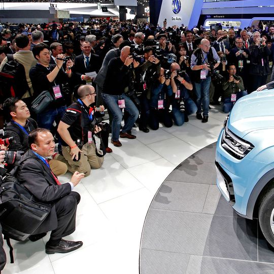 Die Detroit Motor Show soll sich wandeln – von einer Messe, bei der die Motorjournalisten im Fokus stehen, hin zu einer echten Endverbrauchermesse. Die Detroit Motor Show soll sich wandeln – von einer Messe, bei der die Motorjournalisten im Fokus stehen, hin zu einer echten Endverbrauchermesse.