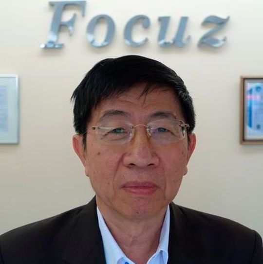 Dr. Teera Achariyapaopan: Der Gründer und CEO des thailändischen O-EMS-Providers Focuz Manufacturing sprach mit ELEKTRONIKPRAXIS über seine Pläne in Europa Dr. Teera Achariyapaopan: Der Gründer und CEO des thailändischen O-EMS-Providers Focuz Manufacturing sprach mit ELEKTRONIKPRAXIS über seine Pläne in Europa
