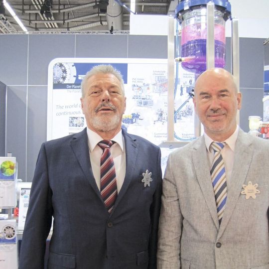 Harald Rust, ERMO patent holder, and Thomas Malzahn, Entex sales & marketing manager, at the stand. Harald Rust, ERMO patent holder, and Thomas Malzahn, Entex sales & marketing manager, at the stand.