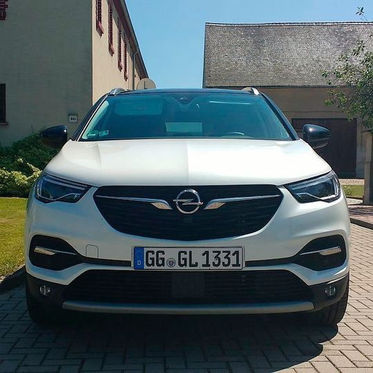 Außen Opel, innen (viel) Peugeot: Das ist der Grandland X. Außen Opel, innen (viel) Peugeot: Das ist der Grandland X.