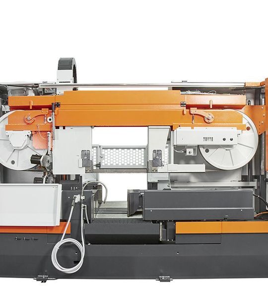 Tiefe Einblicke in die neueste Sägetechnik gewährte der Maschinenbauer Kasto im Rahmen seiner Futuredays18 am Standort Achern. Die Zukunft ist orange, und diese vielversprechende Farbe ziert deshalb auch diesen, wie es heißt, überarbeiteten Sägeautomaten des Typs Kastotec. Tiefe Einblicke in die neueste Sägetechnik gewährte der Maschinenbauer Kasto im Rahmen seiner Futuredays18 am Standort Achern. Die Zukunft ist orange, und diese vielversprechende Farbe ziert deshalb auch diesen, wie es heißt, überarbeiteten Sägeautomaten des Typs Kastotec.