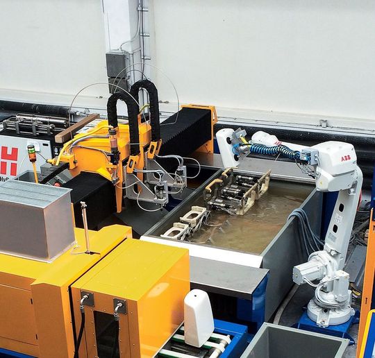 Zur Bearbeitung von Keramiktanks entwickelte Microstep eine Produktionslinie für die Marke Mondial, die zur Villeroy & Boch AG gehört.... Zur Bearbeitung von Keramiktanks entwickelte Microstep eine Produktionslinie für die Marke Mondial, die zur Villeroy & Boch AG gehört....