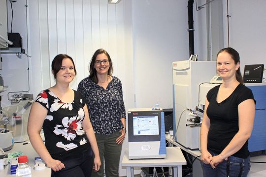 Annika Brünje, Prof. Dr. Iris Finkemeier und Dr. Ines Lassowskat (v. l.) Annika Brünje, Prof. Dr. Iris Finkemeier und Dr. Ines Lassowskat (v. l.)