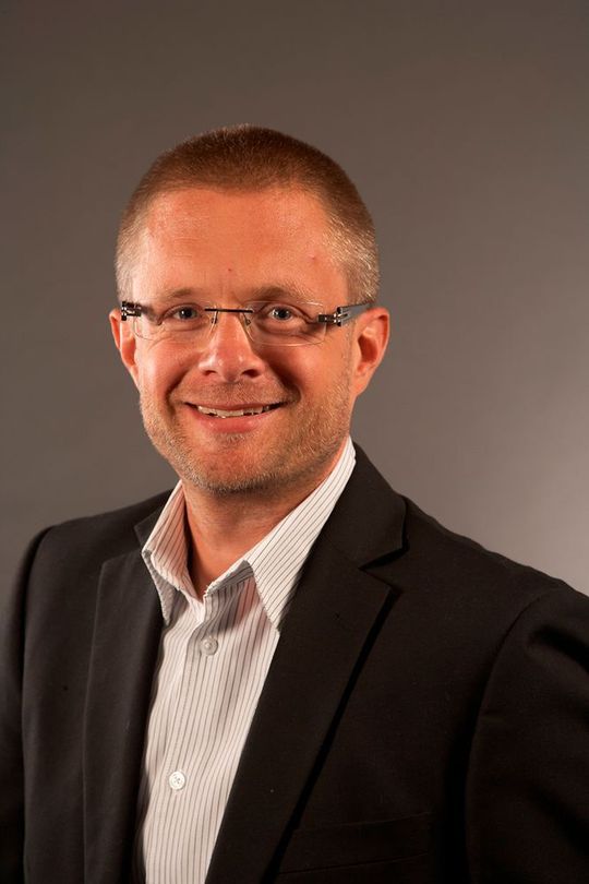 Oliver Gropp: ist neuer Leiter Marketing der HY-LINE-Unternehmensgruppe Oliver Gropp: ist neuer Leiter Marketing der HY-LINE-Unternehmensgruppe