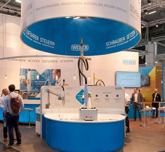 Das im Rahmen der Automatica 2018 von Weber neu vorgestellte MRK-Schraubsystem SEV-C für Aufgaben im Sektor Mensch-Roboter-Kollaboration hat laut Hersteller das Interesse der Fachbesucher geweckt und zu zahlreichen konkreten Kundenanfragen sowie Projektskizzen geführt. Das im Rahmen der Automatica 2018 von Weber neu vorgestellte MRK-Schraubsystem SEV-C für Aufgaben im Sektor Mensch-Roboter-Kollaboration hat laut Hersteller das Interesse der Fachbesucher geweckt und zu zahlreichen konkreten Kundenanfragen sowie Projektskizzen geführt.