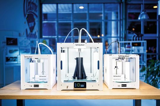 Der 3D-Drucker Ultimaker S5 verfügt laut Hersteller über eine vollständig integrierte Hardware, Software und Materialkonfiguration sowie optimale Einstellungen speziell für professionelle Anforderungen. Der 3D-Drucker Ultimaker S5 verfügt laut Hersteller über eine vollständig integrierte Hardware, Software und Materialkonfiguration sowie optimale Einstellungen speziell für professionelle Anforderungen.