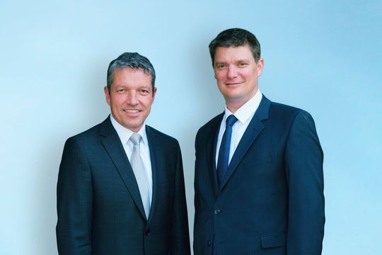Christian Weisenahl (rechts), neues Mitglied der Geschäftsführung, und Thomas Höfling, der Vorsitzende der Geschäftsführung. Christian Weisenahl (rechts), neues Mitglied der Geschäftsführung, und Thomas Höfling, der Vorsitzende der Geschäftsführung.