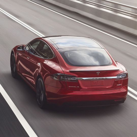 Teslas Model S wurde zeitweise zu Unrecht vom Bund gefördert. Teslas Model S wurde zeitweise zu Unrecht vom Bund gefördert.