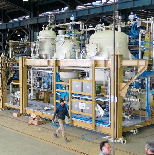 Zusammenbau der Filteranlagen im Iran Zusammenbau der Filteranlagen im Iran