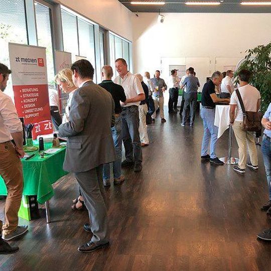 Der Tech Talk 2018 der Virtuellen Fabrik befasste sich mit dem Thema Entschleunigen und Beschleunigen. Der Tech Talk 2018 der Virtuellen Fabrik befasste sich mit dem Thema Entschleunigen und Beschleunigen.