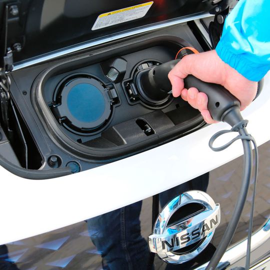Der beste Ort für den Ladeport: die Nase des E-Autos Der beste Ort für den Ladeport: die Nase des E-Autos
