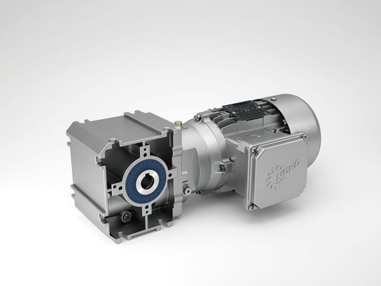 Leistungsstark, leicht und flexibel – mit dem SK 02040.1 hat Nord Drivesystems ein zuverlässiges und kompaktes Stirnrad-Schneckengetriebe im Produktportfolio, das schnell und einfach für die unterschiedlichsten Anwendungen konfiguriert werden kann. Leistungsstark, leicht und flexibel – mit dem SK 02040.1 hat Nord Drivesystems ein zuverlässiges und kompaktes Stirnrad-Schneckengetriebe im Produktportfolio, das schnell und einfach für die unterschiedlichsten Anwendungen konfiguriert werden kann.