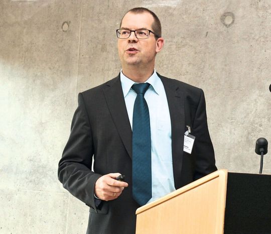 Harald Rentschler (hier im Bild auf einem Devicemed-Forum 2013), MDC-Geschäftsführer: „Die Begriffe OEM und PLM stehen in keiner Richtlinie. Es gibt sie nicht.“ Harald Rentschler (hier im Bild auf einem Devicemed-Forum 2013), MDC-Geschäftsführer: „Die Begriffe OEM und PLM stehen in keiner Richtlinie. Es gibt sie nicht.“