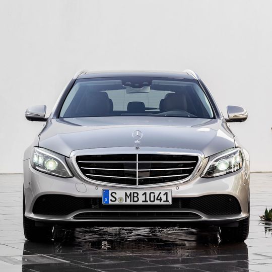 Mercedes hat die C-KLasse überarbeitet. Mercedes hat die C-KLasse überarbeitet.