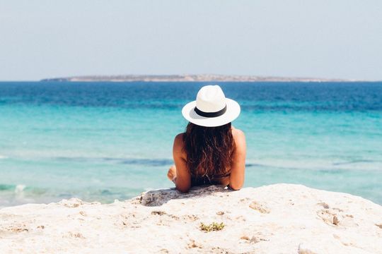 Egal, wo man seinen Urlaub verbringt; um vom beruflichen Alltag abzuschalten, sollte man ein paar Dinge beachten. Wir geben 10 Tipps. Egal, wo man seinen Urlaub verbringt; um vom beruflichen Alltag abzuschalten, sollte man ein paar Dinge beachten. Wir geben 10 Tipps.