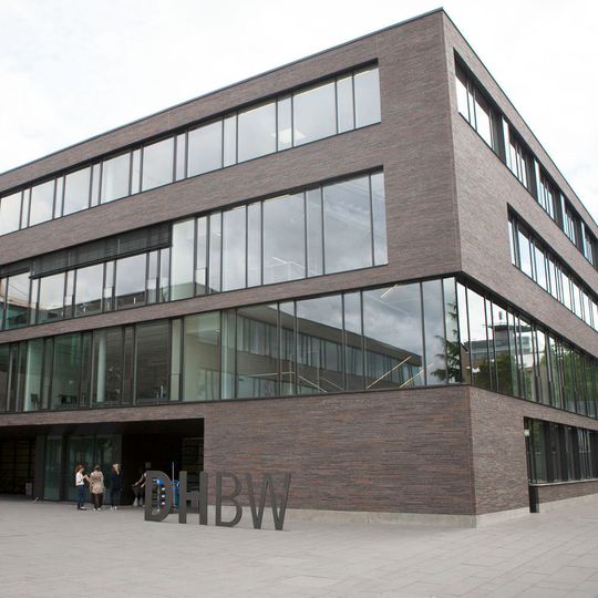 Im Bereich Automobilwirtschaft hat die Duale Hochschule Baden-Württemberg in Heilbronn noch Studienplätze frei. Im Bereich Automobilwirtschaft hat die Duale Hochschule Baden-Württemberg in Heilbronn noch Studienplätze frei.