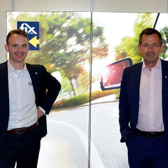 Roy de Lange (links), Geschäftsführer Fix Auto Deutschland, und David Lingham (rechts), Geschäftsführer Fix Automotive Network World. Roy de Lange (links), Geschäftsführer Fix Auto Deutschland, und David Lingham (rechts), Geschäftsführer Fix Automotive Network World.