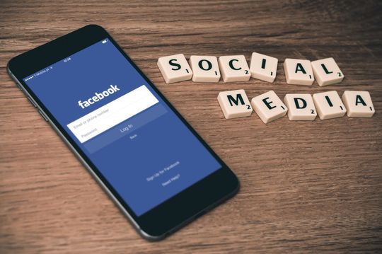 Facebook ist mit seinen rund 2,2 Millionen Nutzern noch immer die beliebteste Social-Media-Plattform. Was sagen die User zu Social-Media-Werbung? Facebook ist mit seinen rund 2,2 Millionen Nutzern noch immer die beliebteste Social-Media-Plattform. Was sagen die User zu Social-Media-Werbung?