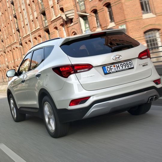 Hat das Urteil bestand, ist der klagende Kunde seinen Hyundai Santa Fe wieder los und bekommt sämtliche Zahlungen dafür zurück. Hat das Urteil bestand, ist der klagende Kunde seinen Hyundai Santa Fe wieder los und bekommt sämtliche Zahlungen dafür zurück.