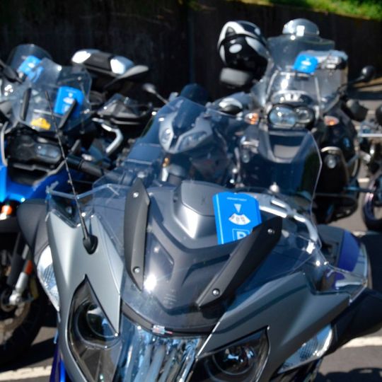 Selbst auf der 13. Motorradtour lernt man noch hinzu. Künftig bringen wir mit der Eifelstadt Gerolstein nicht nur Mineralwasser in Verbindung. Jetzt wissen wir auch, dass die dortige Stadtverwaltung auf Parkscheiben besteht. Selbst auf der 13. Motorradtour lernt man noch hinzu. Künftig bringen wir mit der Eifelstadt Gerolstein nicht nur Mineralwasser in Verbindung. Jetzt wissen wir auch, dass die dortige Stadtverwaltung auf Parkscheiben besteht.