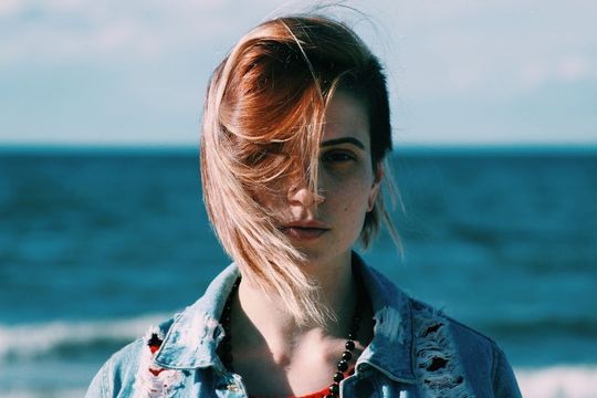 Beim Personal Branding wird der Mensch zur Marke. Dadurch können positive Effekte für das Unternehmen entstehen. Beim Personal Branding wird der Mensch zur Marke. Dadurch können positive Effekte für das Unternehmen entstehen.