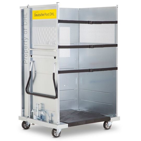 Paketrollbehälter von Wanzl sind bei der Deutschen Post DHL ein wichtiges Glied in der Intralogistikkette. Paketrollbehälter von Wanzl sind bei der Deutschen Post DHL ein wichtiges Glied in der Intralogistikkette.