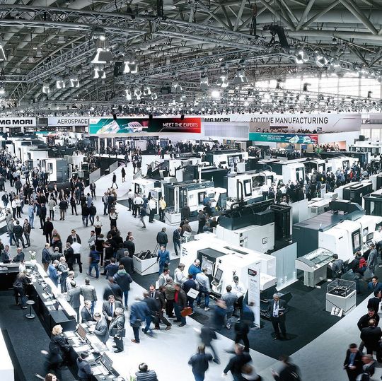 DMG Mori präsentiert auf der AMB 2018 seine Zukunftsfelder Digitalisierung, Automation, Additive Manufacturing und Technology Excellence – erstmals in Halle 10. DMG Mori präsentiert auf der AMB 2018 seine Zukunftsfelder Digitalisierung, Automation, Additive Manufacturing und Technology Excellence – erstmals in Halle 10.