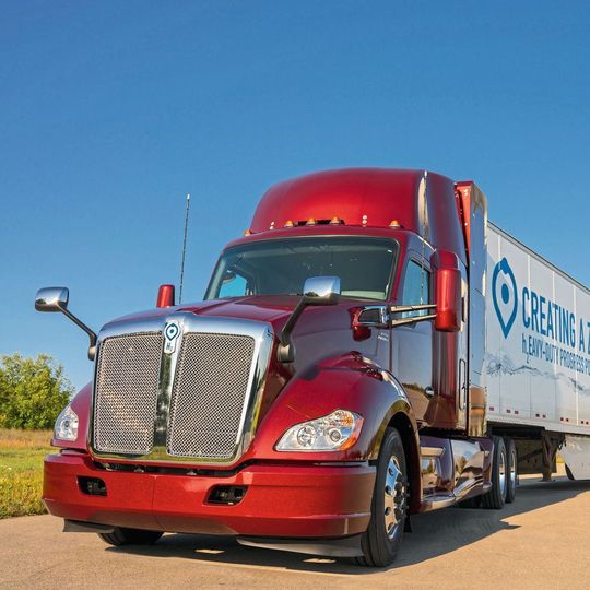 Toyota testet einen verbesserten Brennstoffzellen-Truck, der fast 500 Kilometer Reichweite schafft. Toyota testet einen verbesserten Brennstoffzellen-Truck, der fast 500 Kilometer Reichweite schafft.
