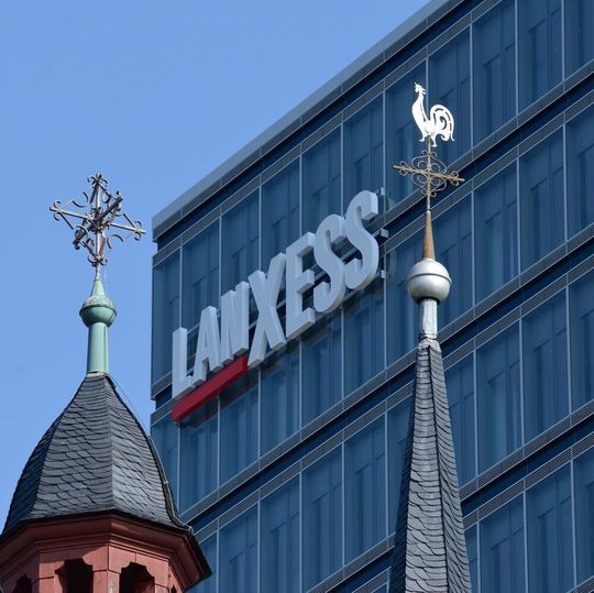 Lanxess plans to sell remaining 50 % stake in joint venture Arlanxeo to Saudi Aramco Lanxess plans to sell remaining 50 % stake in joint venture Arlanxeo to Saudi Aramco