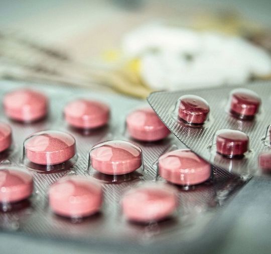 Trotz eines ausgereiften Gesudheitssystem setzen zalhreiche Bundesbürger zumindest vereinzelt auf alternative Heilungsmethoden, die oftmals keinen nachgewiesen Effekt besitzen. Psychologien der Universität Mainz haben untersucht, warum das so ist. Trotz eines ausgereiften Gesudheitssystem setzen zalhreiche Bundesbürger zumindest vereinzelt auf alternative Heilungsmethoden, die oftmals keinen nachgewiesen Effekt besitzen. Psychologien der Universität Mainz haben untersucht, warum das so ist.