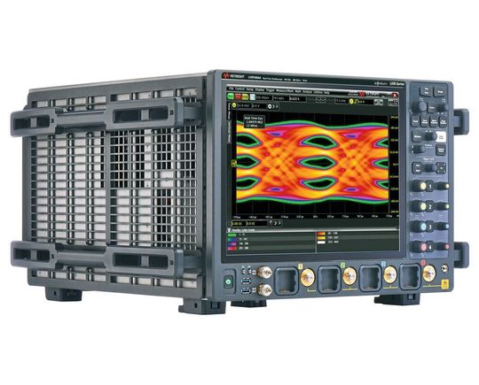 Das Oszilloskop bietet eine Echtzeit-Bandbreite bis 110 GHz und eine Sampling-Rate von 256 GS/s. Das Oszilloskop bietet eine Echtzeit-Bandbreite bis 110 GHz und eine Sampling-Rate von 256 GS/s.