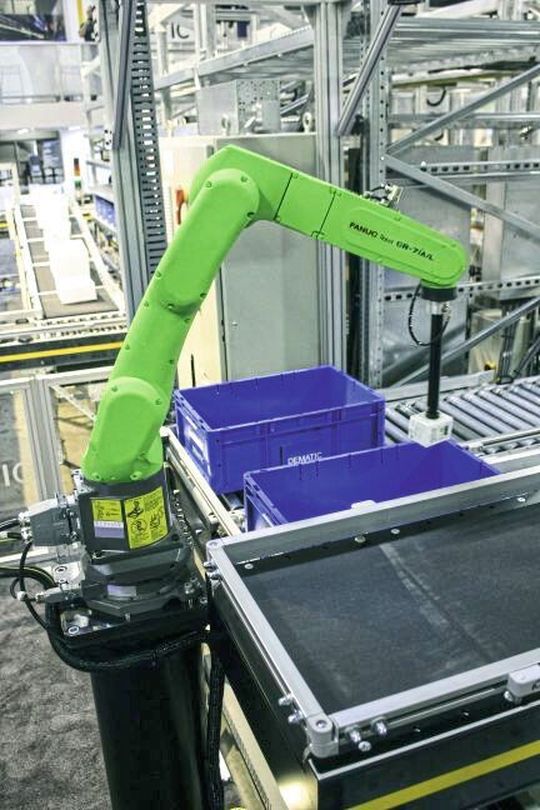 Dematic hat einen Roboterarm für die automatische Kommissionierung auf den Markt gebracht. Dematic hat einen Roboterarm für die automatische Kommissionierung auf den Markt gebracht.