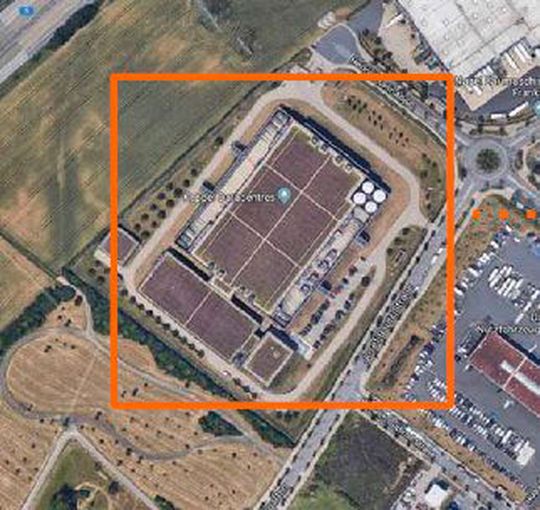 Um FDC 1 herum ist genügend freier Raum, um eine umfangreiche Vorfeldsicherung mit Gräben, Spezialtoren und Straßenblockaden zu realisieren.