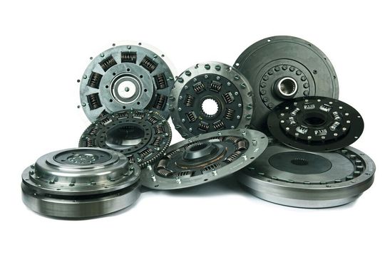 Federkupplungen von Torsion Control Products sind in verschiedenen Ausführungen verfügbar. Die Serie deckt einen Drehmomentbereich von 27 Nm bis 27.000 Nm ab. Federkupplungen von Torsion Control Products sind in verschiedenen Ausführungen verfügbar. Die Serie deckt einen Drehmomentbereich von 27 Nm bis 27.000 Nm ab.