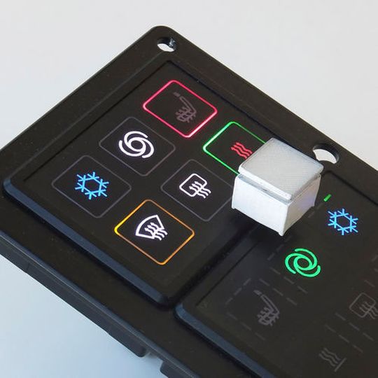 Auch für seine Leuchttasten entwickelt Griessbach neue ein- und mehrkanalige Schaltelemente mit Störfeld-resistenter Hall-Sensorik. Auch für seine Leuchttasten entwickelt Griessbach neue ein- und mehrkanalige Schaltelemente mit Störfeld-resistenter Hall-Sensorik.