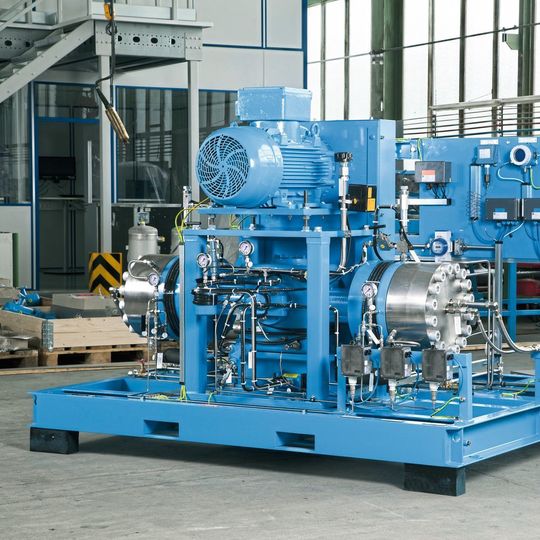 Die Metallmembrankompressoren können laut Hersteller leckagefrei in einem Hochdruckbereich bis 1.000 bar eingesetzt werden und verdichten ölfrei, wodurch keine Verunreinigungen der geförderten Gase entstehen. Die Metallmembrankompressoren können laut Hersteller leckagefrei in einem Hochdruckbereich bis 1.000 bar eingesetzt werden und verdichten ölfrei, wodurch keine Verunreinigungen der geförderten Gase entstehen.