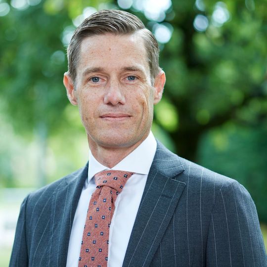 Das Supervisory Board der Rehau-Gruppe hat William Christensen zum neuen CEO ernannt. Christensen war bisher Chief Marketing Officer und löst Rainer Schulz ab, der seit 2010 dem Unternehmen vorstand. Das Supervisory Board der Rehau-Gruppe hat William Christensen zum neuen CEO ernannt. Christensen war bisher Chief Marketing Officer und löst Rainer Schulz ab, der seit 2010 dem Unternehmen vorstand.