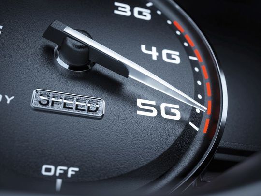 Mehr Geschwindigkeit: Mit 5G steigen die Übertragungsgeschwindigkeiten enorm an. Doch Testingenieure brauchen neue Werkzeuge, die nicht nur beschafft, sondern auch verwaltet werden müssen. Mehr Geschwindigkeit: Mit 5G steigen die Übertragungsgeschwindigkeiten enorm an. Doch Testingenieure brauchen neue Werkzeuge, die nicht nur beschafft, sondern auch verwaltet werden müssen.