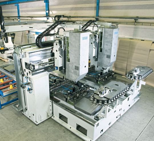 Traditionell mit hoher Prozesskompetenz und Flexibilität ausgestattet, verknüpfe der Sondermaschinenbauer SSB Maschinenbau die eigene, hohe Fertigungstiefe mit marktführenden Technologien, um seine Anlagen kundenindividuell auch für digital vernetzte Produktionsprozesse fit zu machen. SSB setzt dabei auf Software-Tools von Comara, heißt es. Beide Unternehmen stellen auf der AMB 2018 aus. SSB in Halle 9 am Stand C05 und Comara in Halle 1 am Stand H30. Traditionell mit hoher Prozesskompetenz und Flexibilität ausgestattet, verknüpfe der Sondermaschinenbauer SSB Maschinenbau die eigene, hohe Fertigungstiefe mit marktführenden Technologien, um seine Anlagen kundenindividuell auch für digital vernetzte Produktionsprozesse fit zu machen. SSB setzt dabei auf Software-Tools von Comara, heißt es. Beide Unternehmen stellen auf der AMB 2018 aus. SSB in Halle 9 am Stand C05 und Comara in Halle 1 am Stand H30.