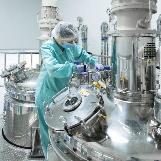 Manometer für Pharmaprozesse müssen in jeder Beziehung die strengen Anforderungen der sterilen Verfahrenstechnik erfüllen. Manometer für Pharmaprozesse müssen in jeder Beziehung die strengen Anforderungen der sterilen Verfahrenstechnik erfüllen.